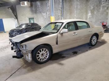  Salvage Lincoln Towncar