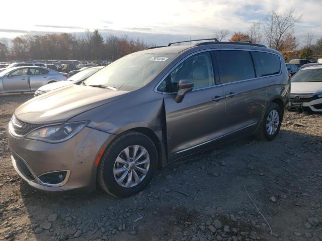  Salvage Chrysler Pacifica