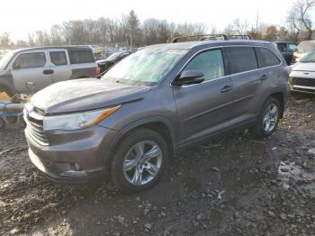  Salvage Toyota Highlander