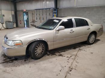  Salvage Lincoln Towncar