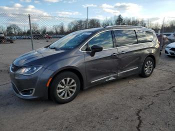  Salvage Chrysler Pacifica