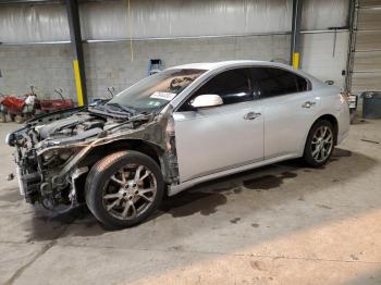  Salvage Nissan Maxima