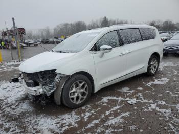  Salvage Chrysler Pacifica