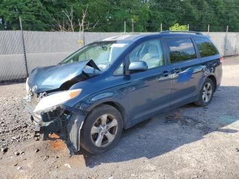  Salvage Toyota Sienna