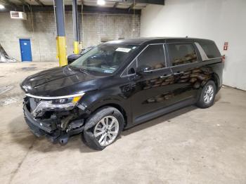  Salvage Kia Carnival