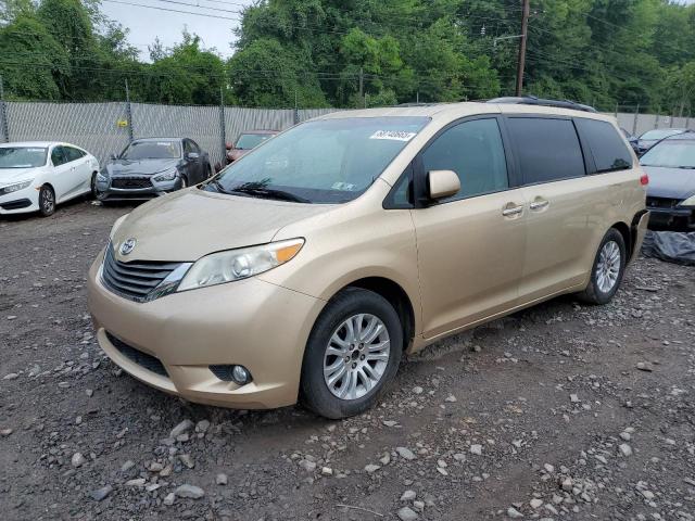 Salvage Toyota Sienna