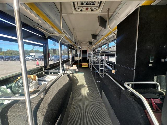 Gillig Transit Bu Low Image 4