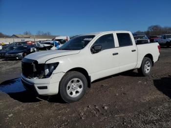  Salvage Nissan Titan
