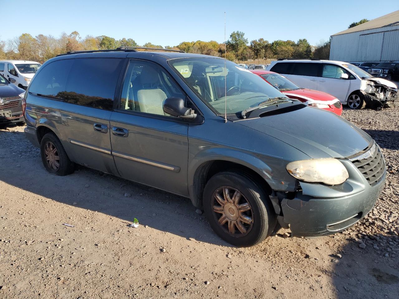 Chrysler Minivan Touring Image 13