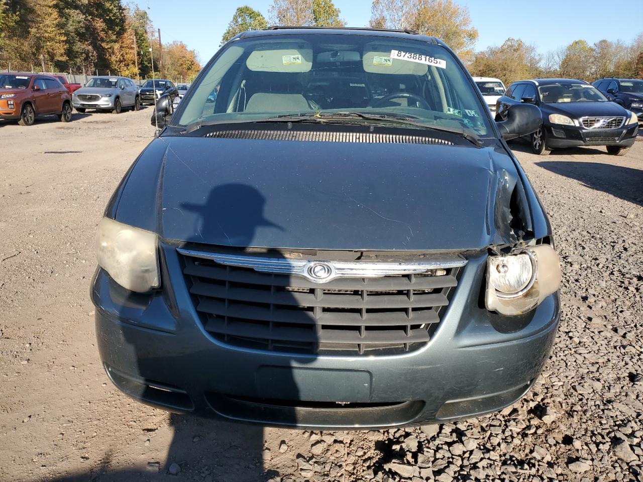 Chrysler Minivan Touring Image 5