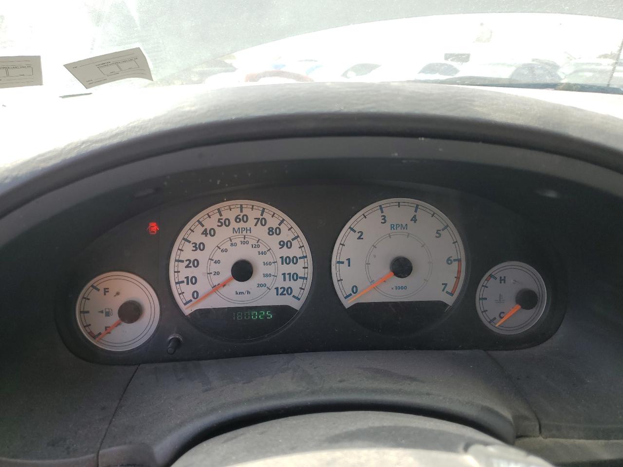 Chrysler Minivan Touring Image 7