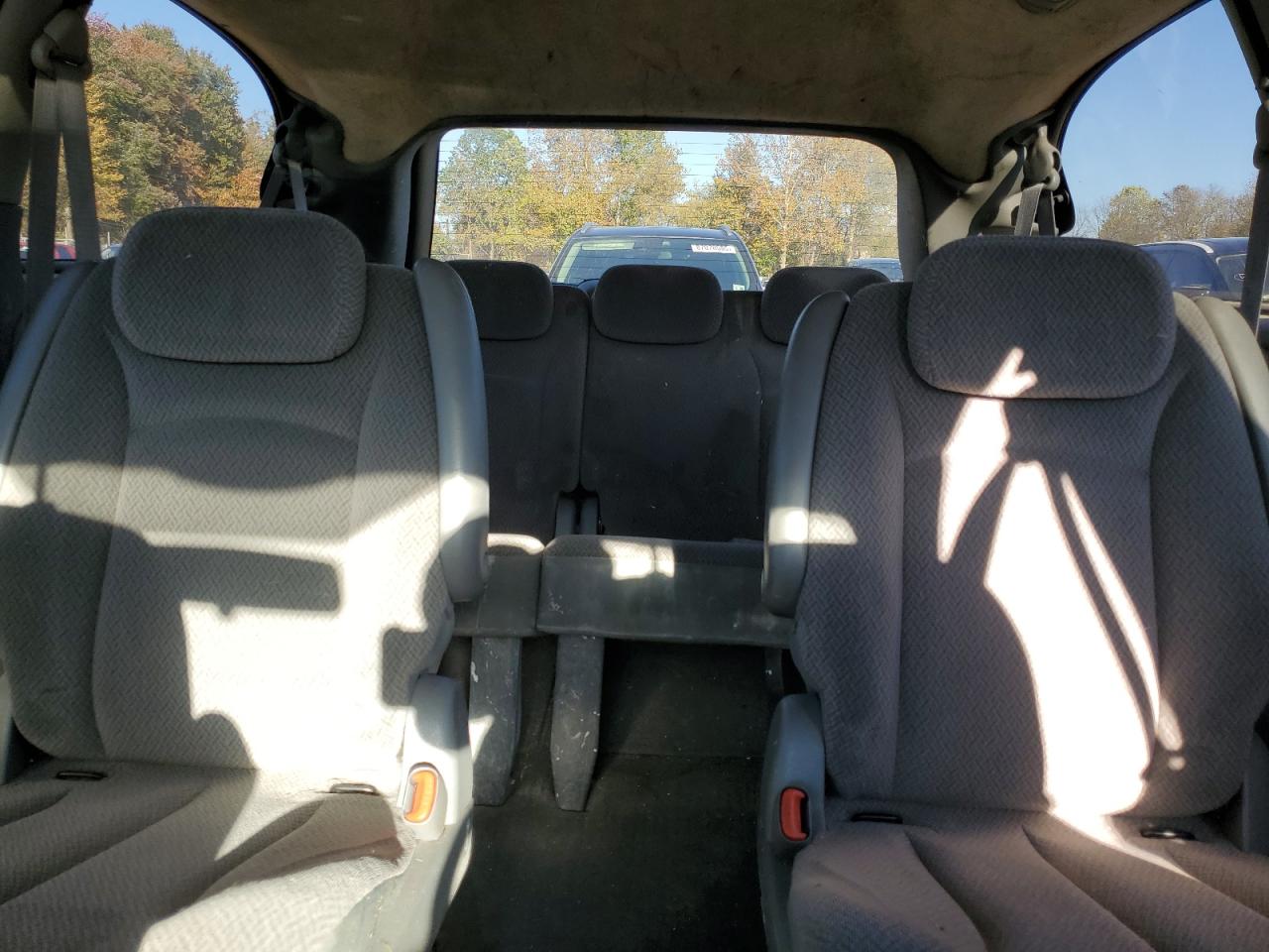 Chrysler Minivan Touring Image 6