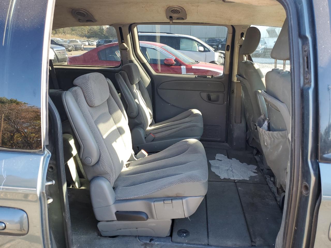 Chrysler Minivan Touring Image 8