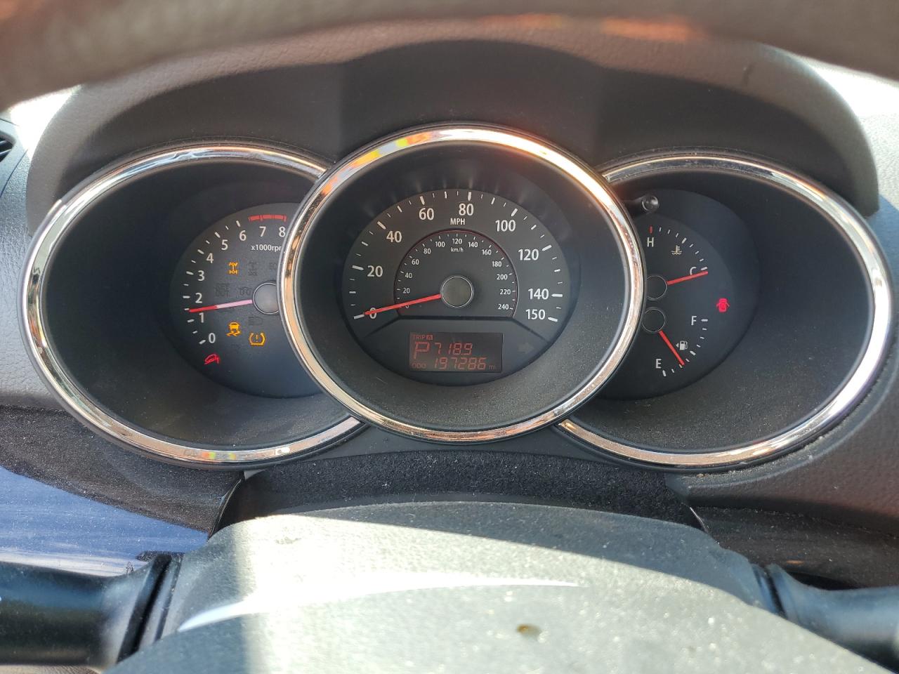 Kia Sorento Base Image 9