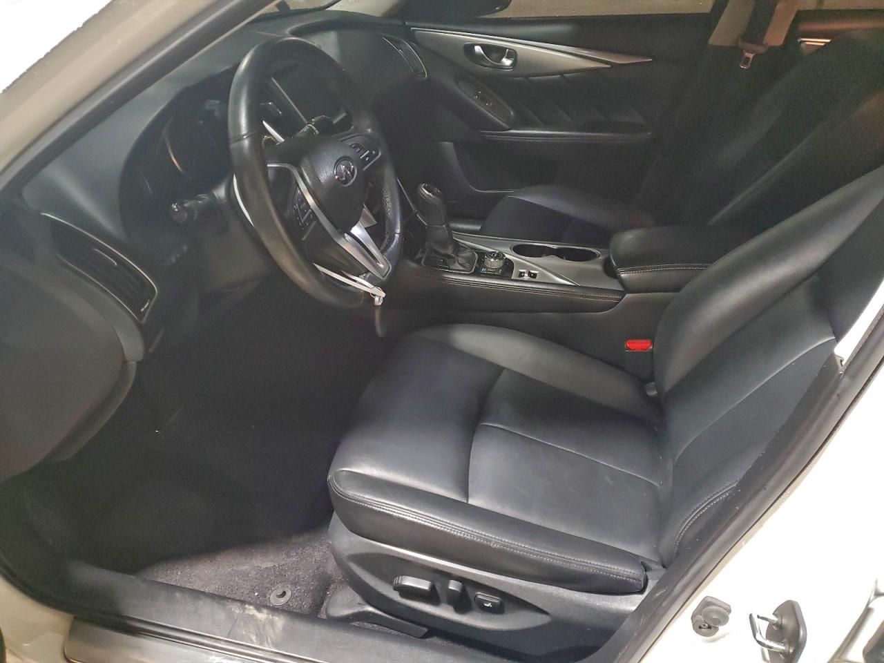 INFINITI Q50 Luxe Image 13