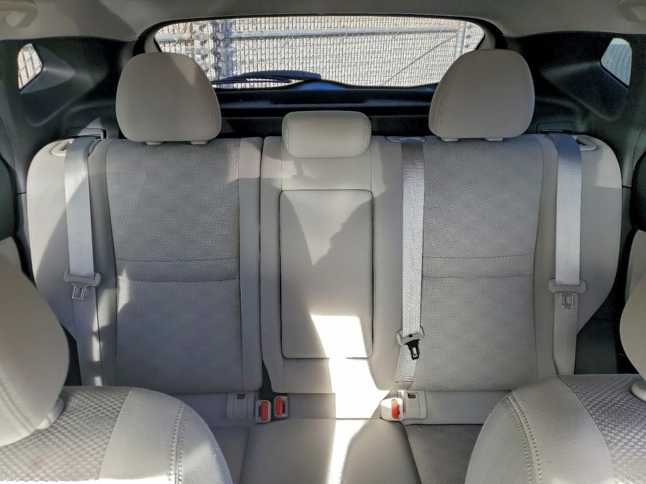 Nissan Rogue S Image 4