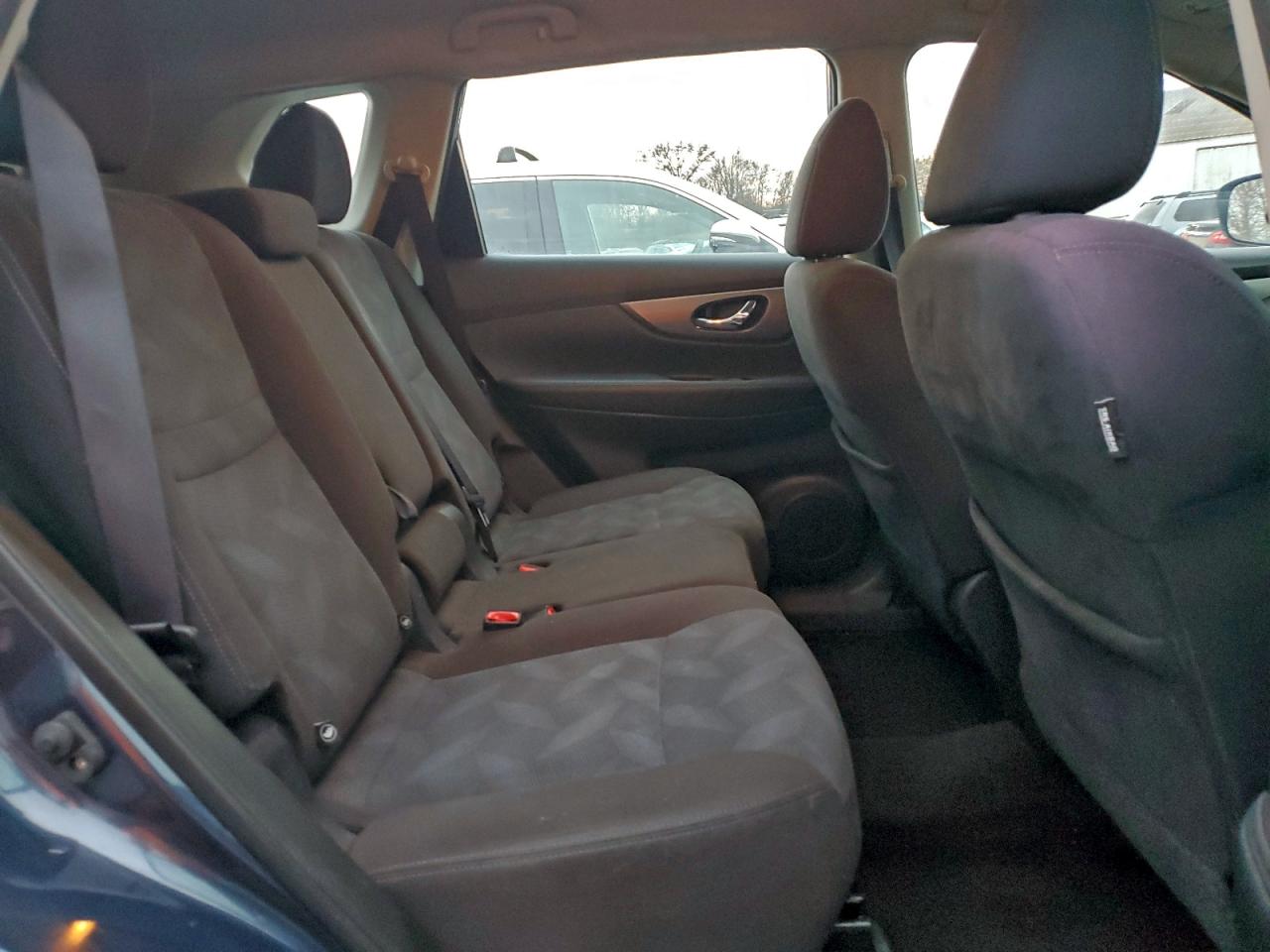 Nissan Rogue S Image 9