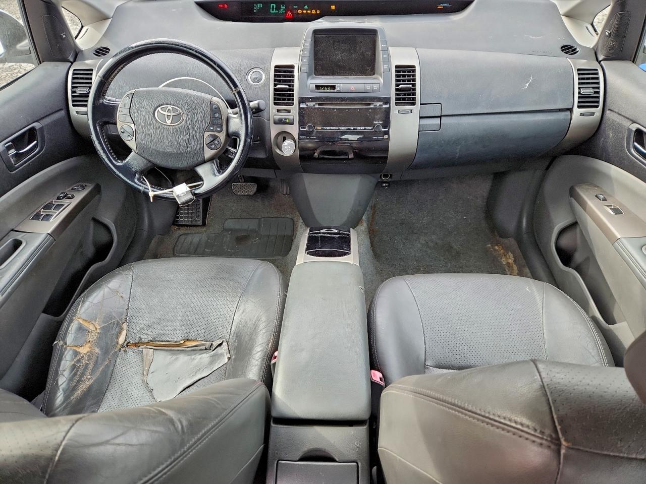 Toyota Prius Image 2