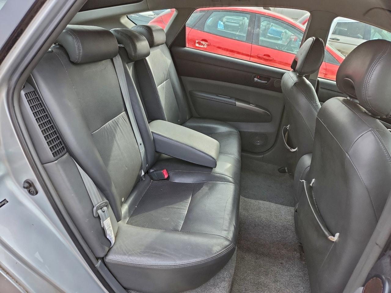 Toyota Prius Image 12