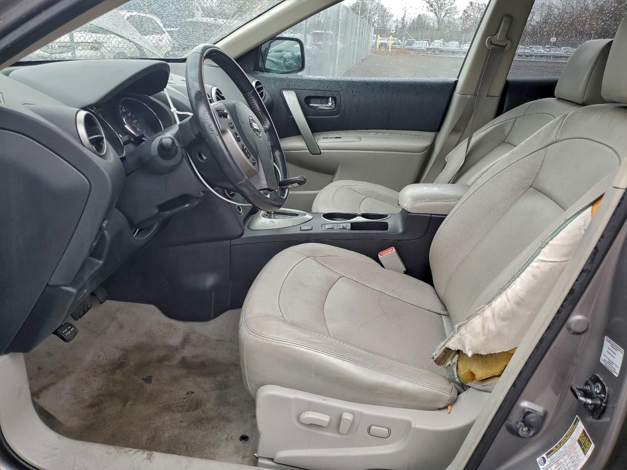 Nissan Rogue S Image 9