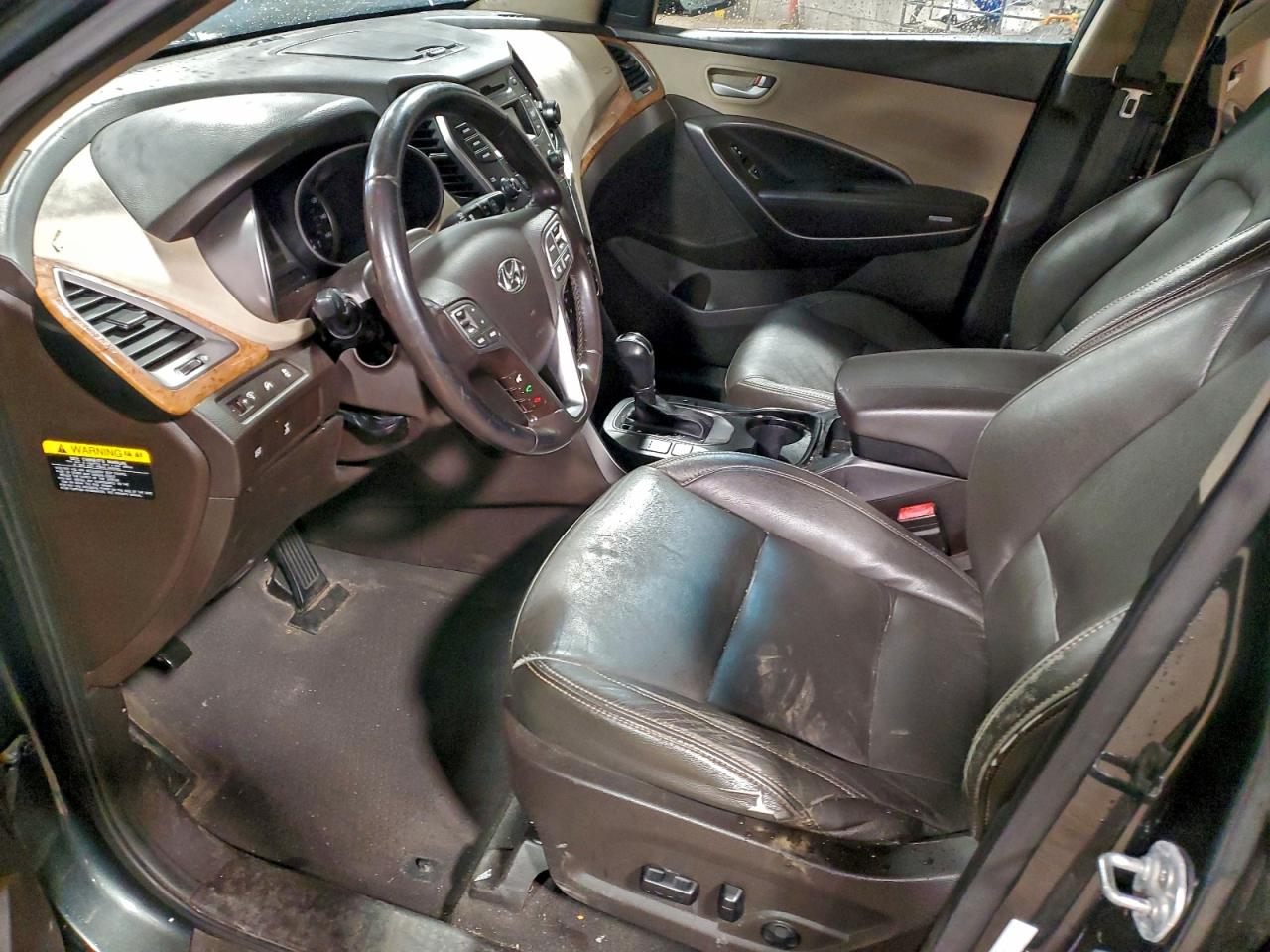 Hyundai SANTA FE Image 4