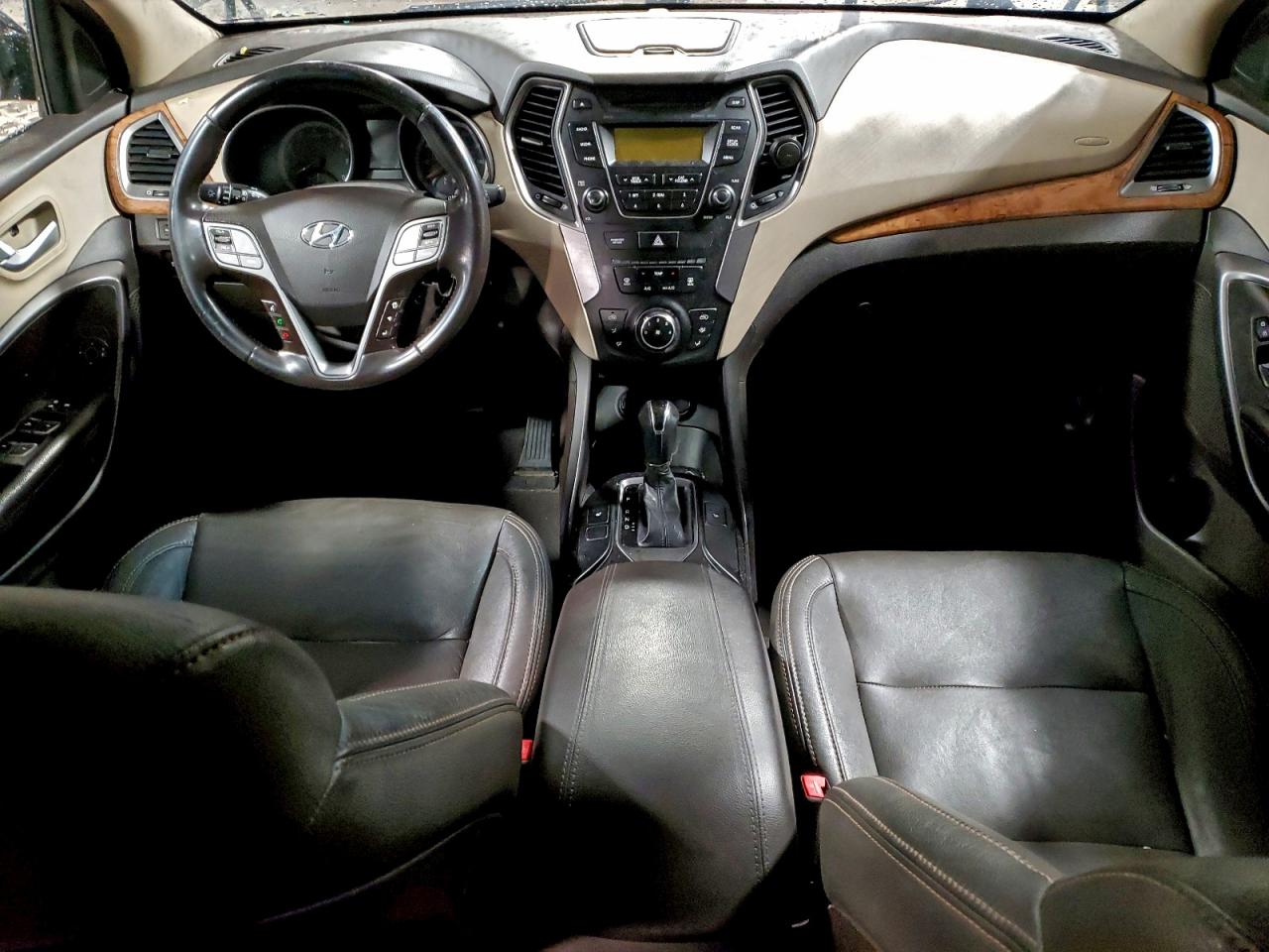 Hyundai SANTA FE Image 10