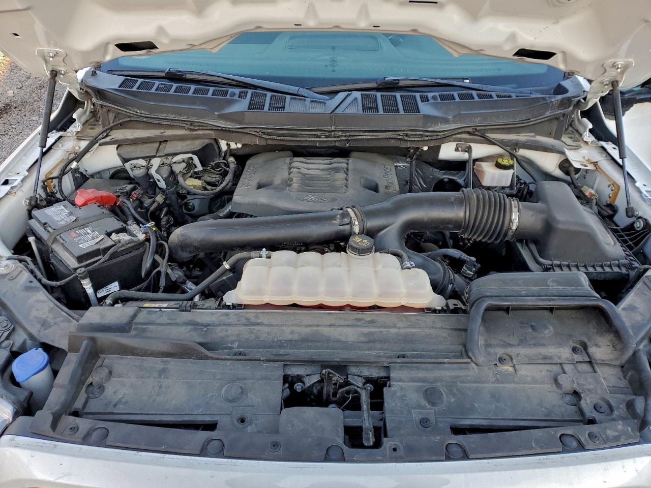 Ford F-150 Super Cab Image 8