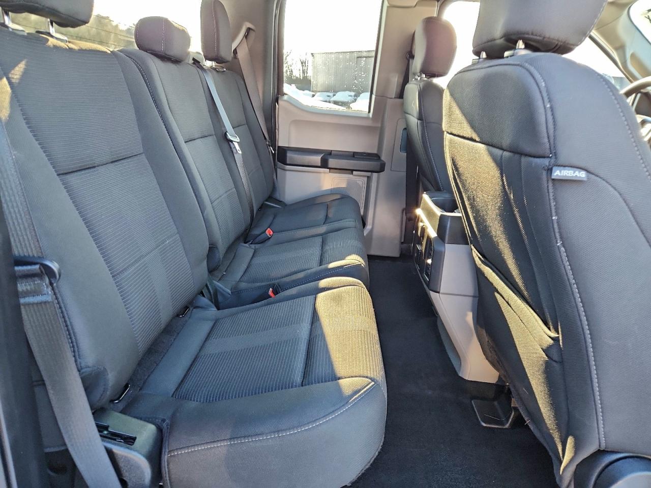 Ford F-150 Super Cab Image 6