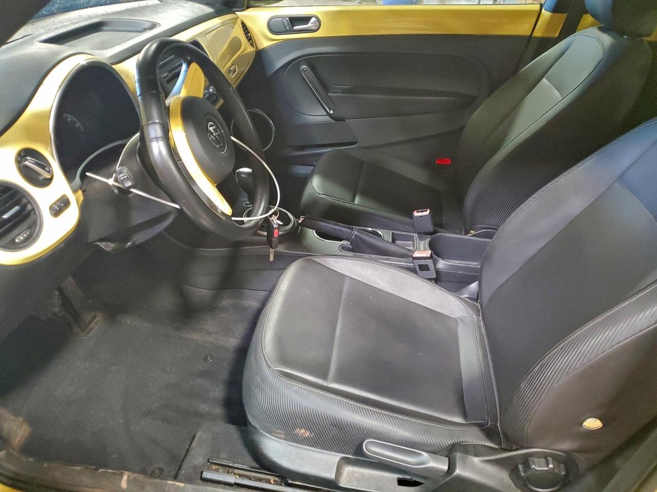 Volkswagen Beetle Image 3