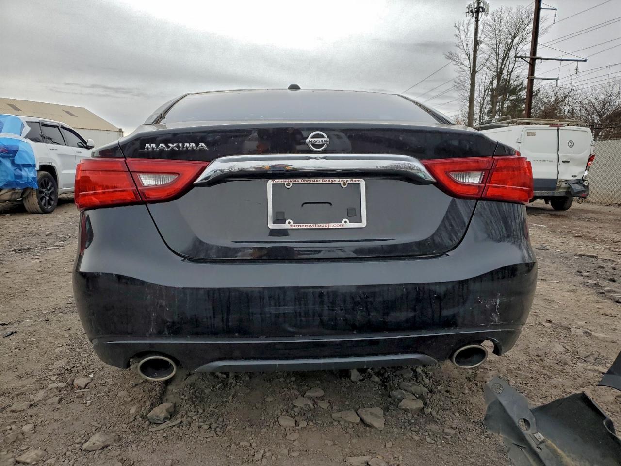 Nissan Maxima 3.5s Image 2