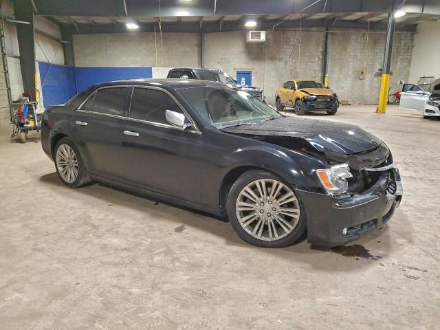 Chrysler 300 Luxury Image 3