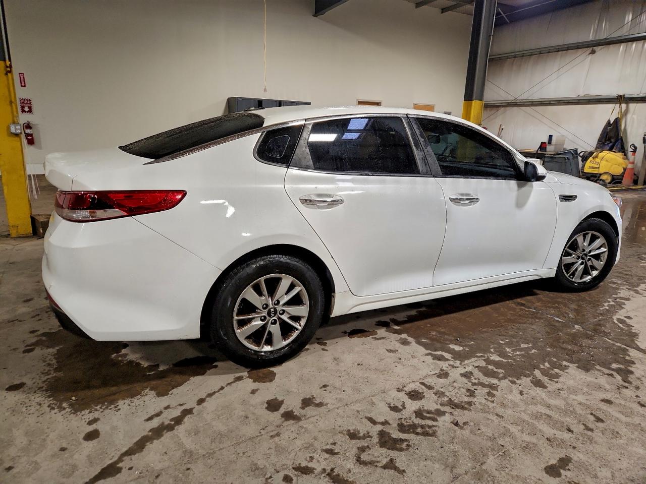 Kia Optima Lx Image 9