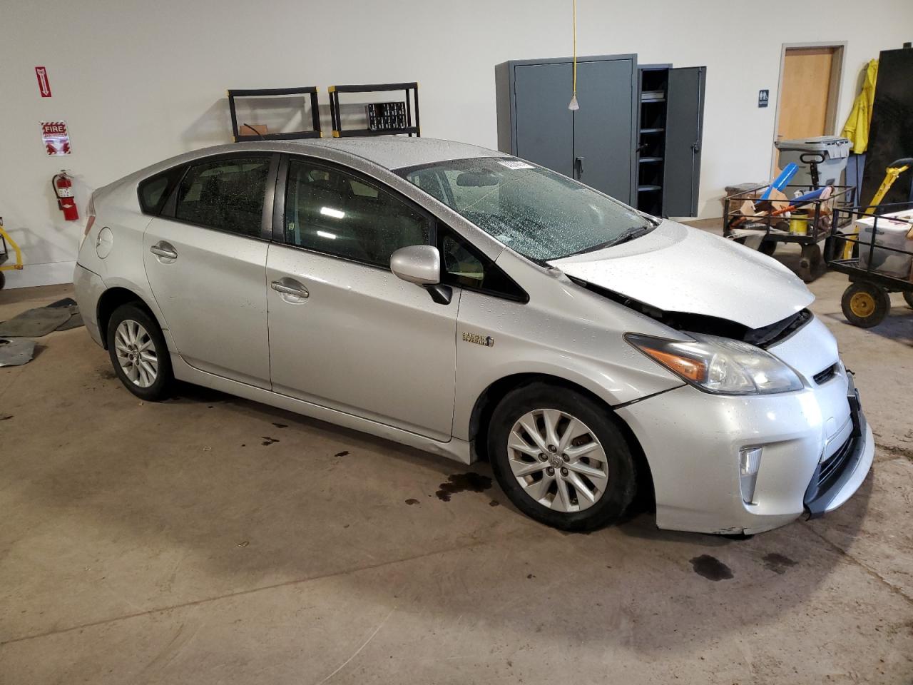 Toyota Prius Image 12