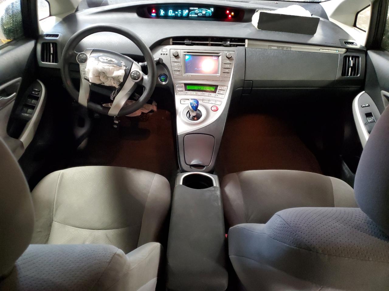 Toyota Prius Image 8