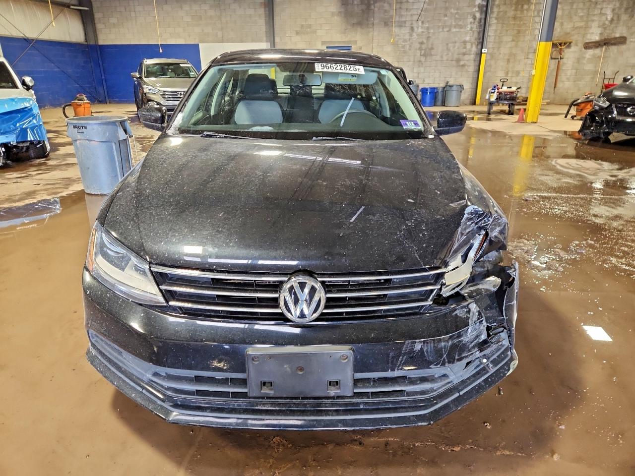 Volkswagen Jetta S Image 6