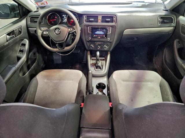 Volkswagen Jetta S Image 5