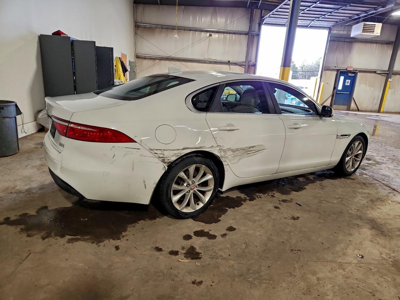 Jaguar XF Premium Image 5