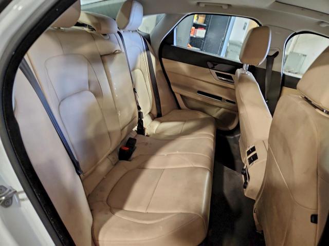 Jaguar XF Premium Image 11