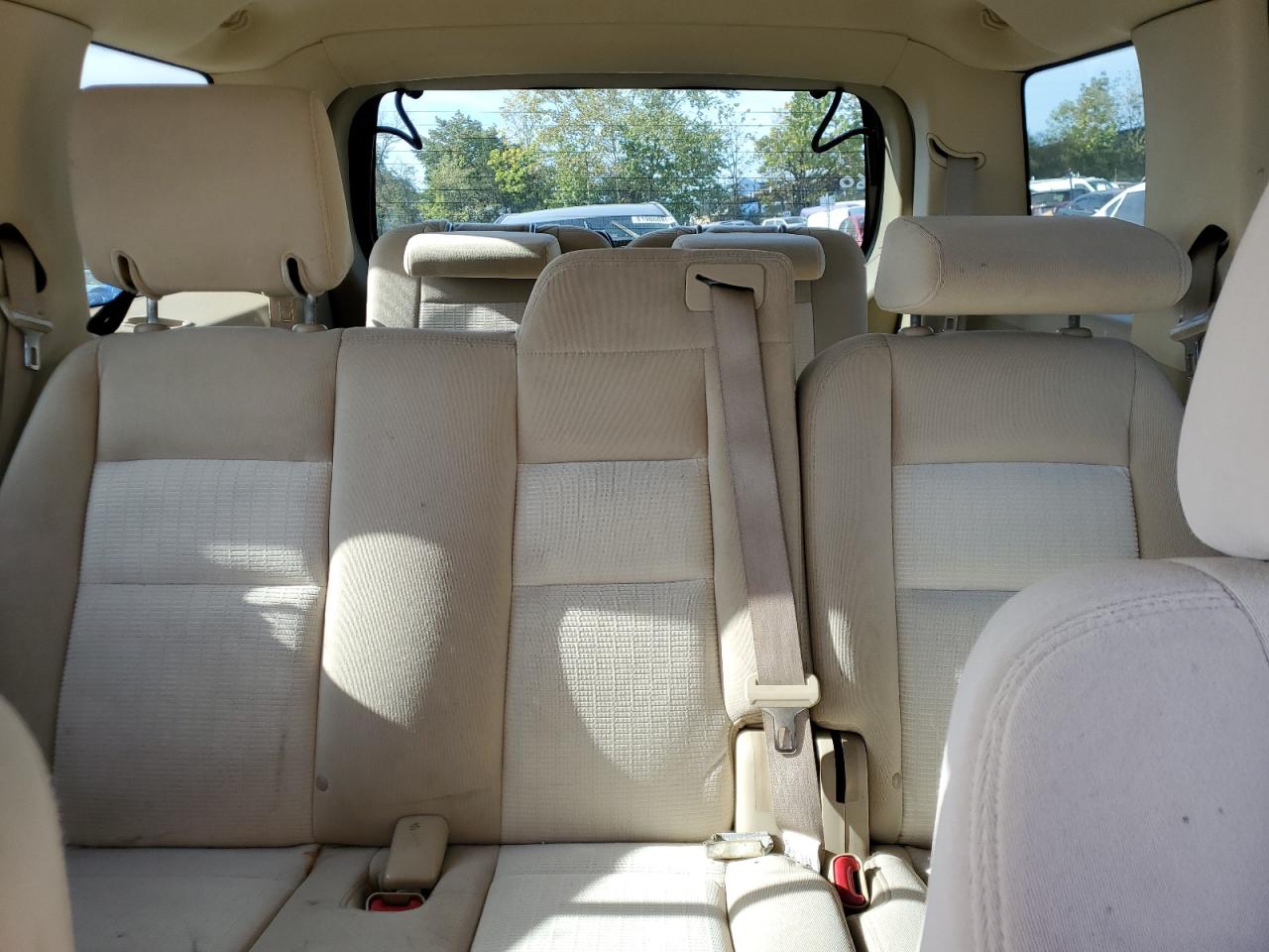 Ford Explorer Xlt Image 8