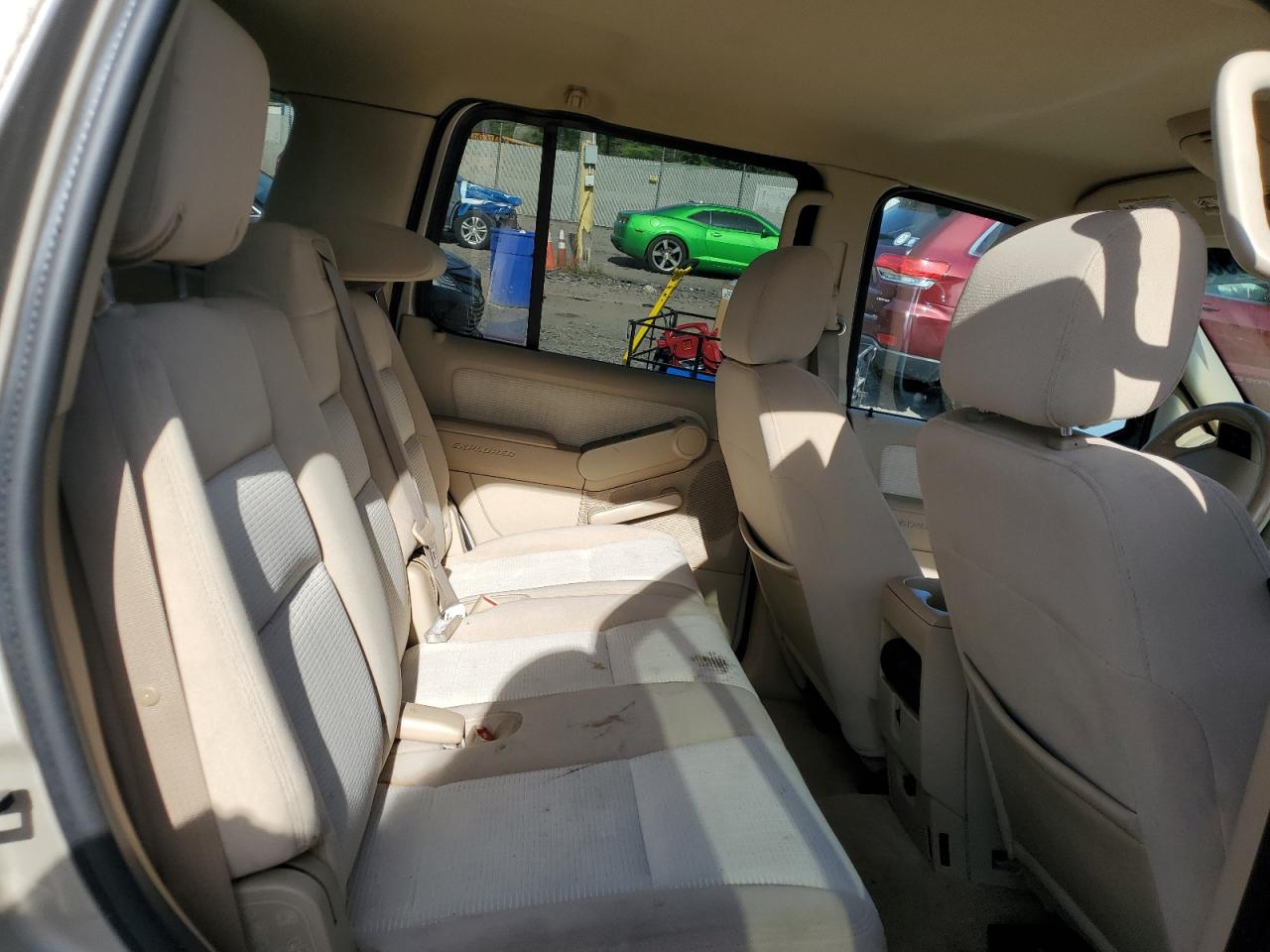 Ford Explorer Xlt Image 10