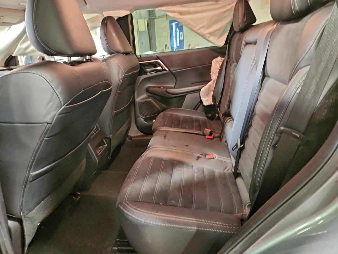 Mitsubishi Outlander Se Image 8