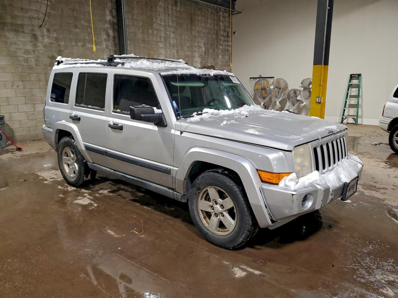 Jeep Commander Image 3