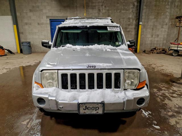 Jeep Commander Image 4