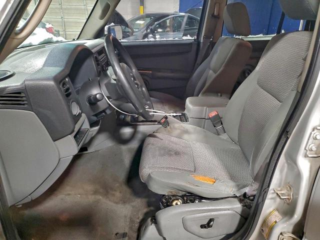 Jeep Commander Image 13