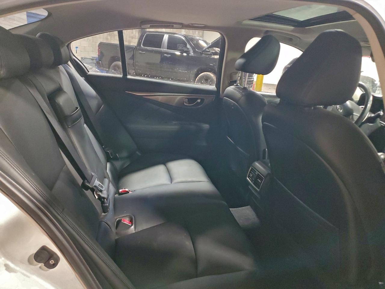 INFINITI Q50 Base Image 2