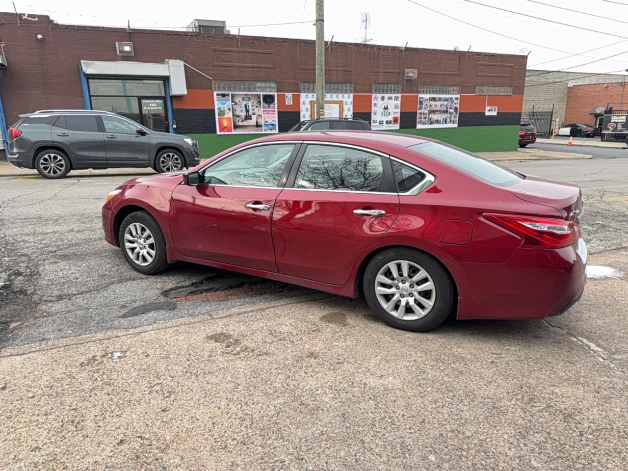 Nissan Altima 2.5 Image 2