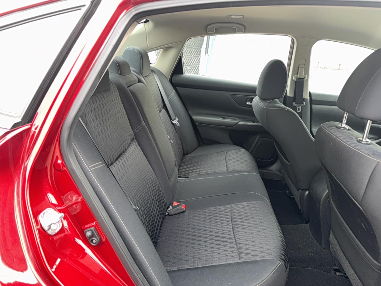 Nissan Altima 2.5 Image 10