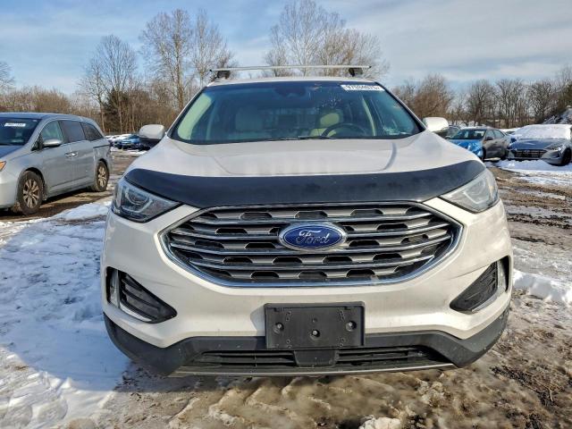 Ford Edge Titanium Image 2