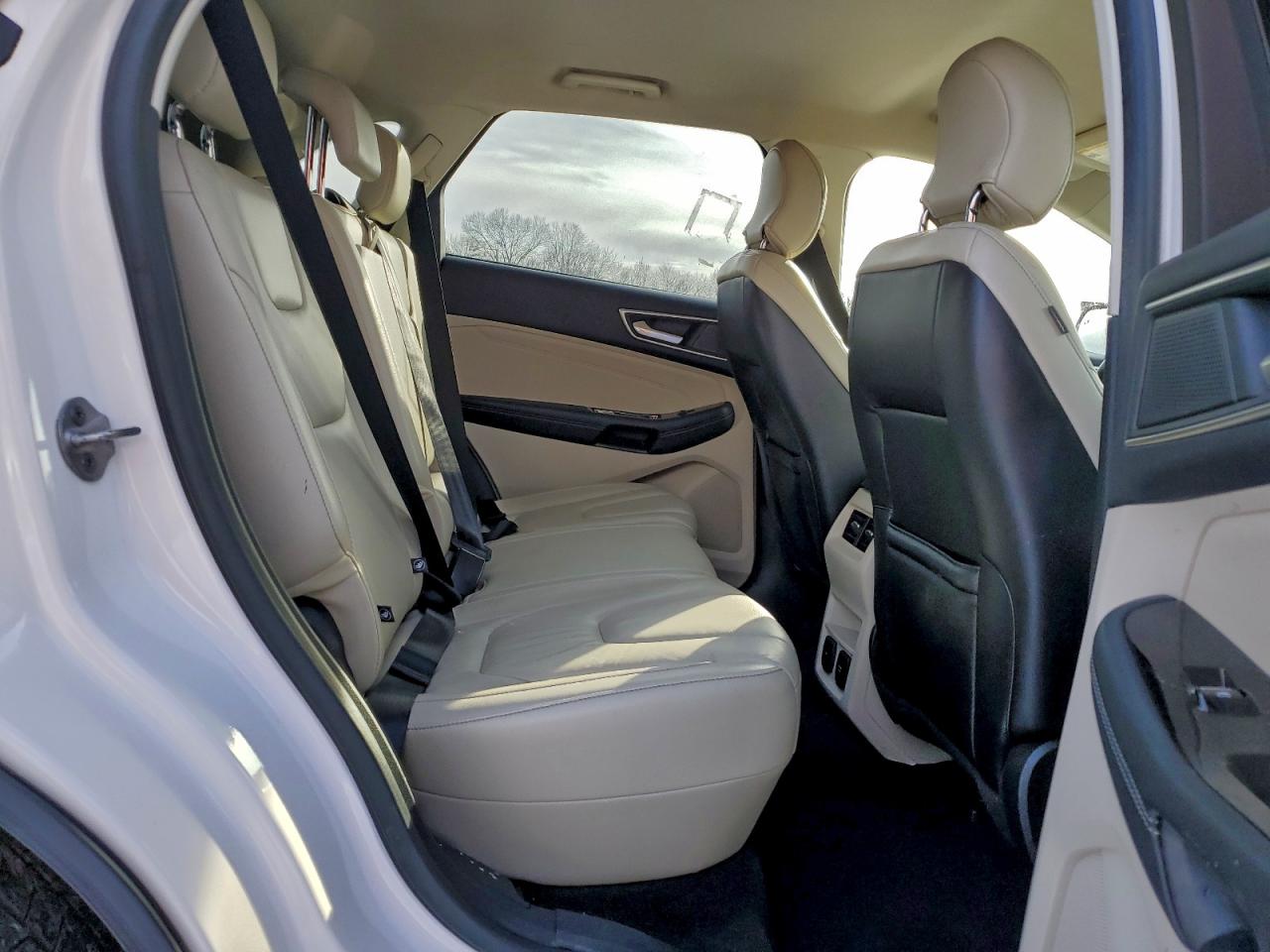 Ford Edge Titanium Image 10