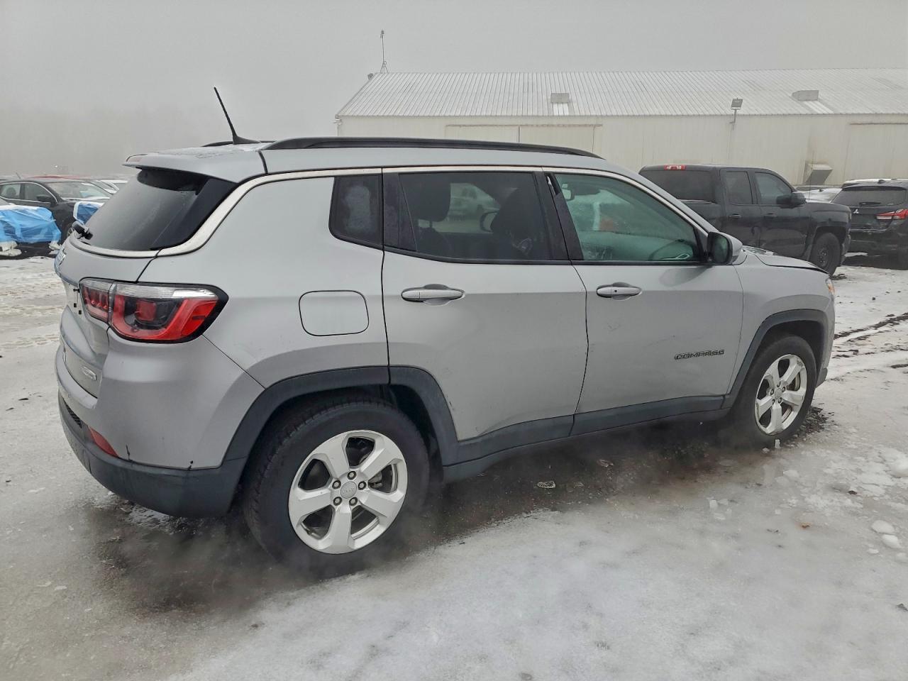 Jeep Compass Latitude Image 4